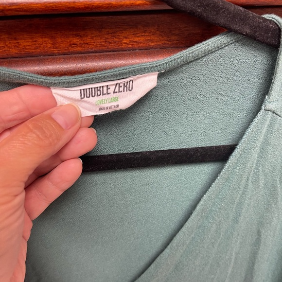 Summer top - Picture 2 of 2